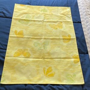 Vintage Pequot Polyester/Cotton Bright Yellow Std Pillowcases w/Butterflies